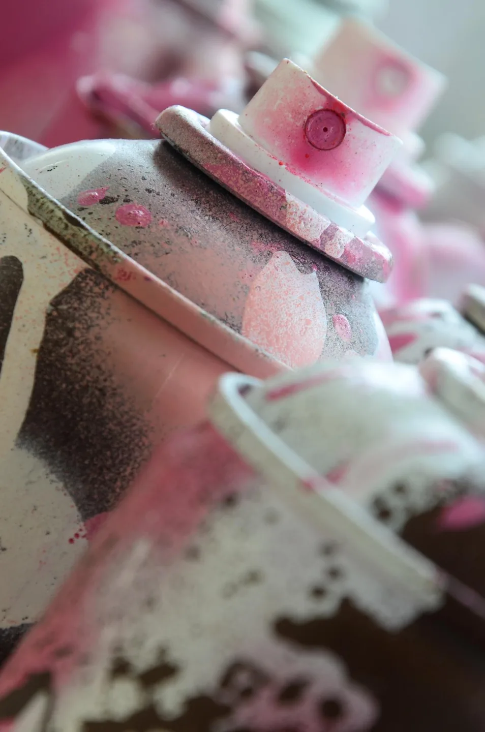 Instant Spray-Can Precision & High Opacity